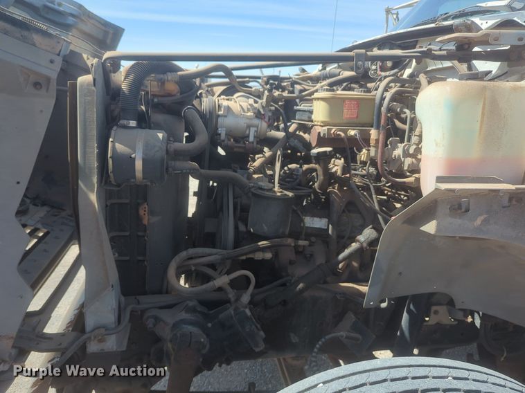 image for item NZ9532 1991 Ford F700 winch truck