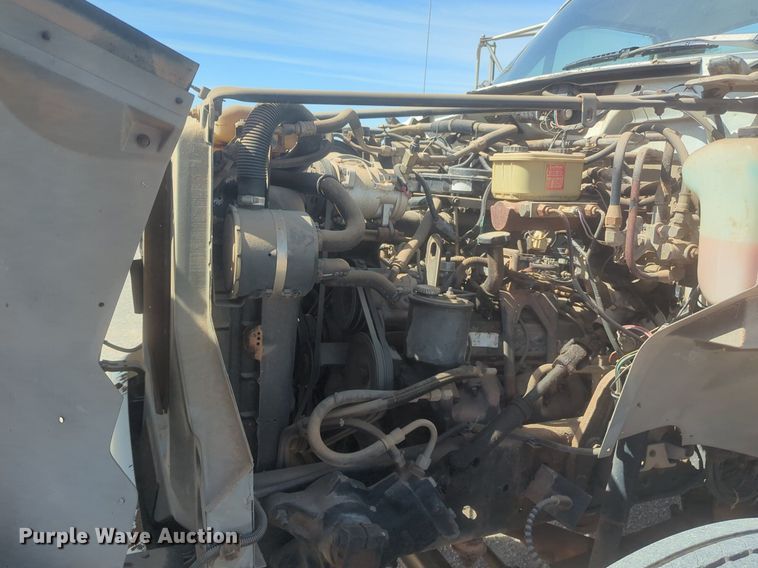 image for item NZ9532 1991 Ford F700 winch truck