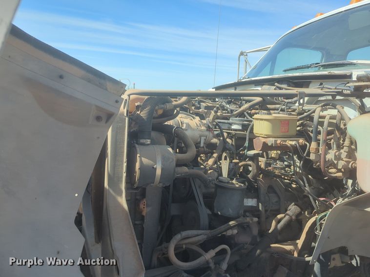 image for item NZ9532 1991 Ford F700 winch truck