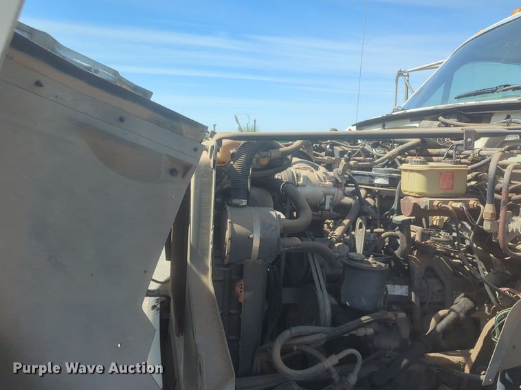 image for item NZ9532 1991 Ford F700 winch truck