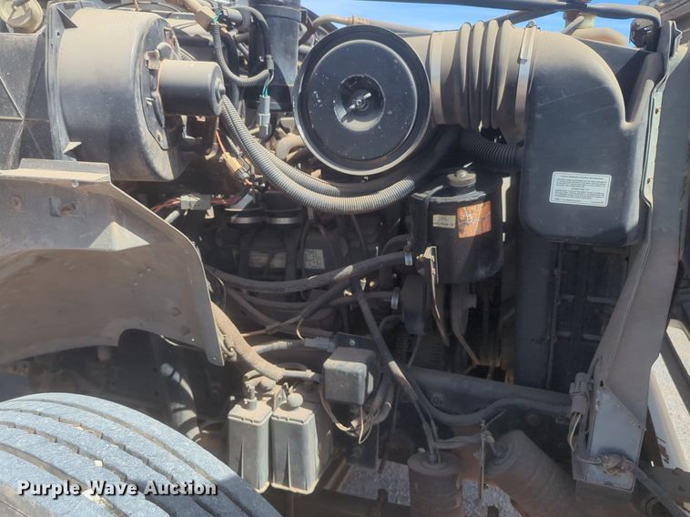 image for item NZ9532 1991 Ford F700 winch truck