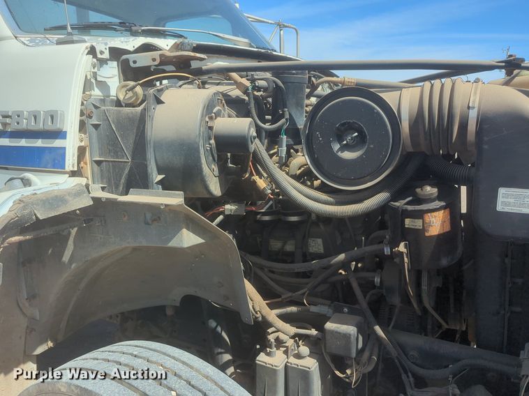 image for item NZ9532 1991 Ford F700 winch truck