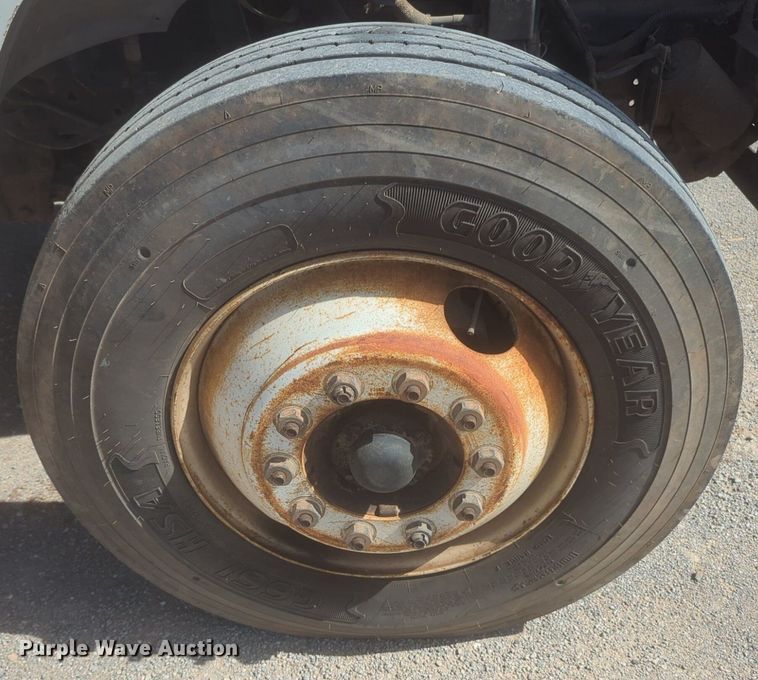 image for item NZ9532 1991 Ford F700 winch truck