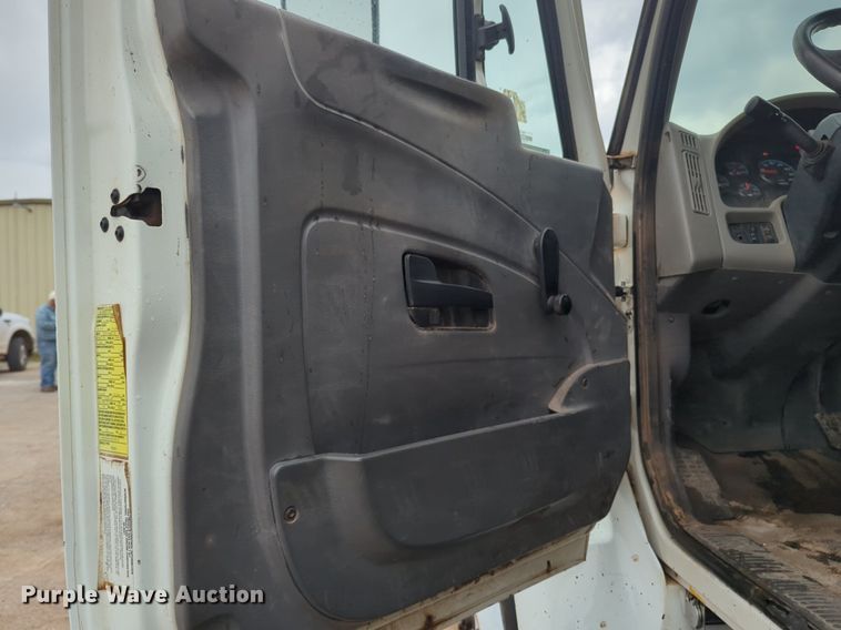 image for item NZ9537 2008 International 7300 dump truck