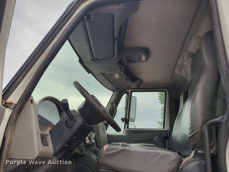 image for item NZ9537 2008 International 7300 dump truck