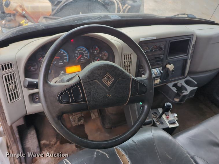 image for item NZ9537 2008 International 7300 dump truck