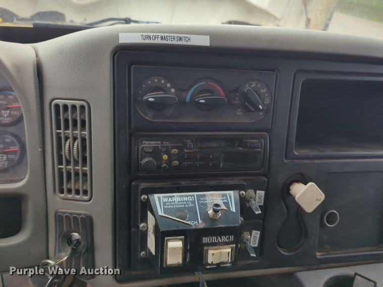 image for item NZ9537 2008 International 7300 dump truck