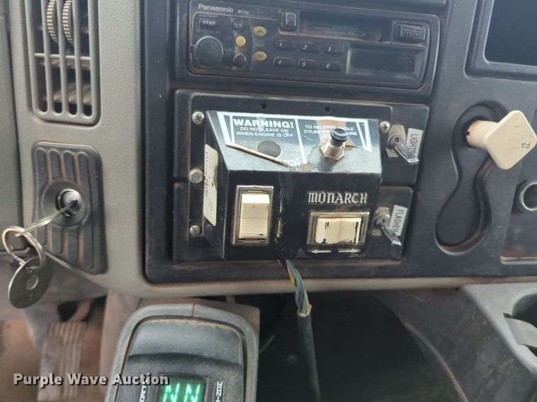 image for item NZ9537 2008 International 7300 dump truck