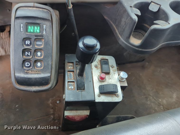 image for item NZ9537 2008 International 7300 dump truck