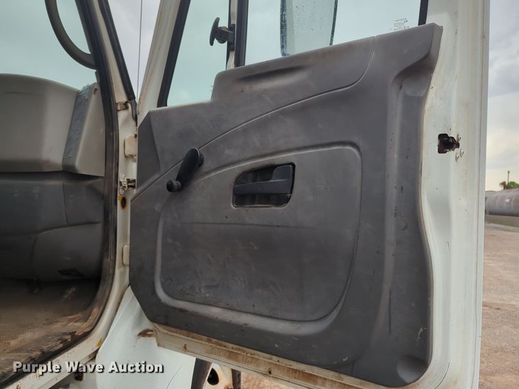 image for item NZ9537 2008 International 7300 dump truck