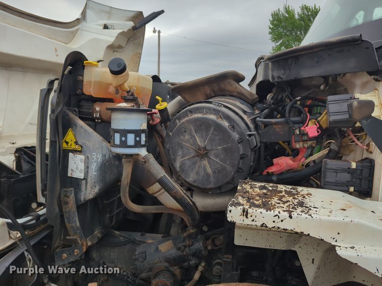 image for item NZ9537 2008 International 7300 dump truck