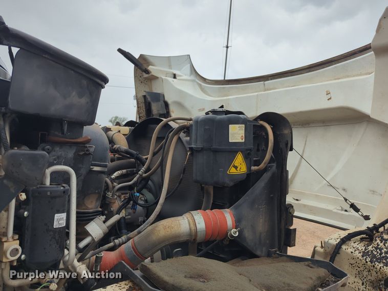 image for item NZ9537 2008 International 7300 dump truck