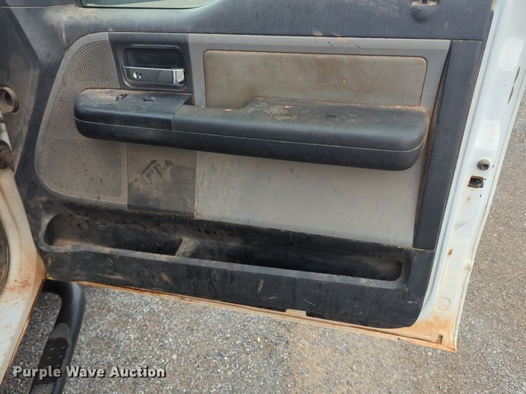 image for item NZ9548 2006 Ford F150 SuperCab pickup truck