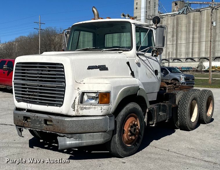 image for item OF9375 1991 Ford Aeromax L9000 semi truck