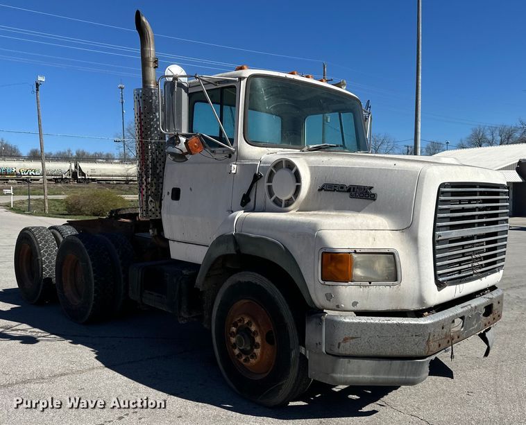 image for item OF9375 1991 Ford Aeromax L9000 semi truck