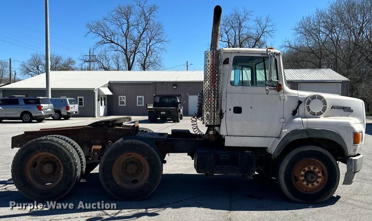 image for item OF9375 1991 Ford Aeromax L9000 semi truck