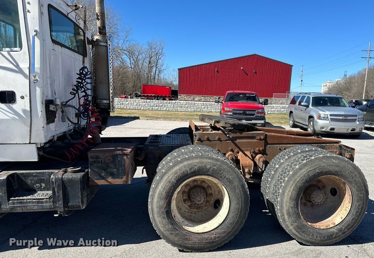 image for item OF9375 1991 Ford Aeromax L9000 semi truck