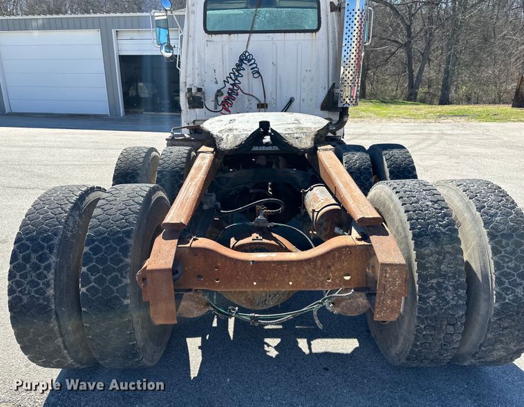 image for item OF9375 1991 Ford Aeromax L9000 semi truck