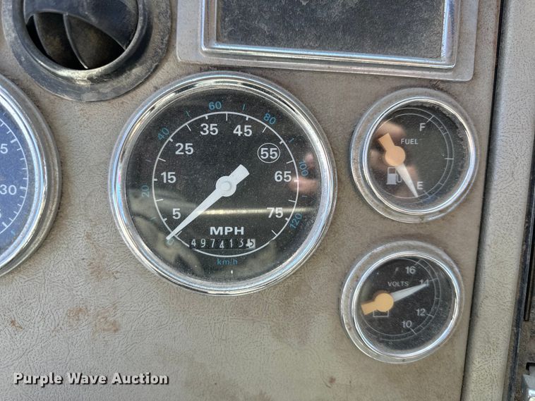 image for item OF9375 1991 Ford Aeromax L9000 semi truck