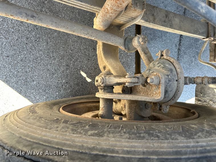 image for item OF9375 1991 Ford Aeromax L9000 semi truck