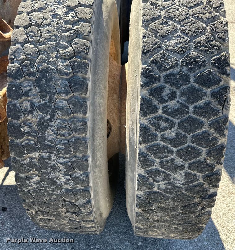 image for item OF9375 1991 Ford Aeromax L9000 semi truck