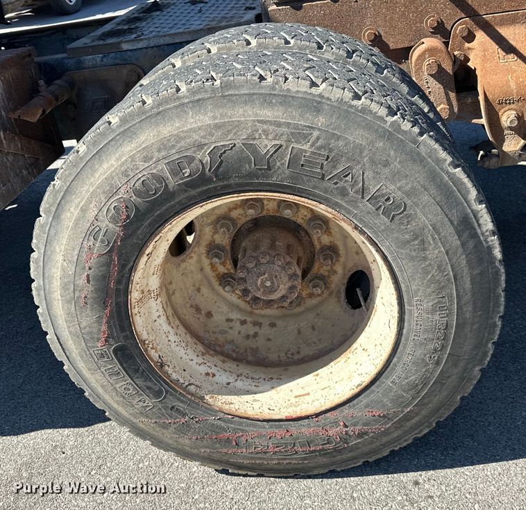 image for item OF9375 1991 Ford Aeromax L9000 semi truck