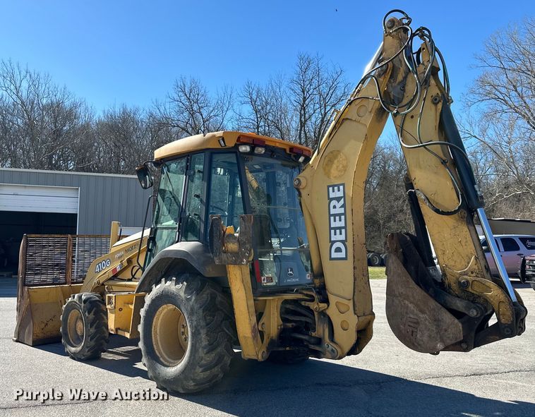 image for item OF9376 2002 John Deere 410G backhoe