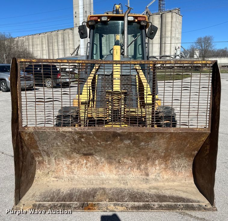 image for item OF9376 2002 John Deere 410G backhoe