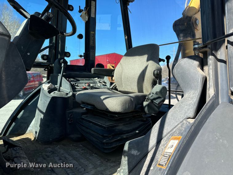 image for item OF9376 2002 John Deere 410G backhoe