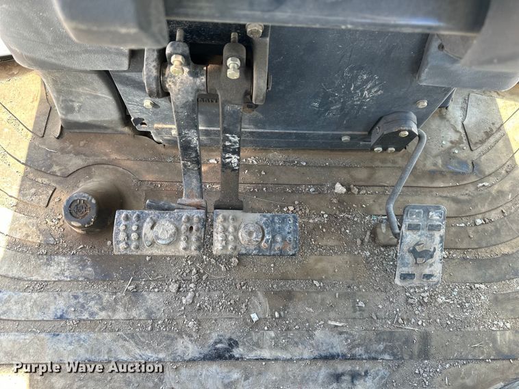 image for item OF9376 2002 John Deere 410G backhoe