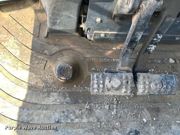 image for item OF9376 2002 John Deere 410G backhoe