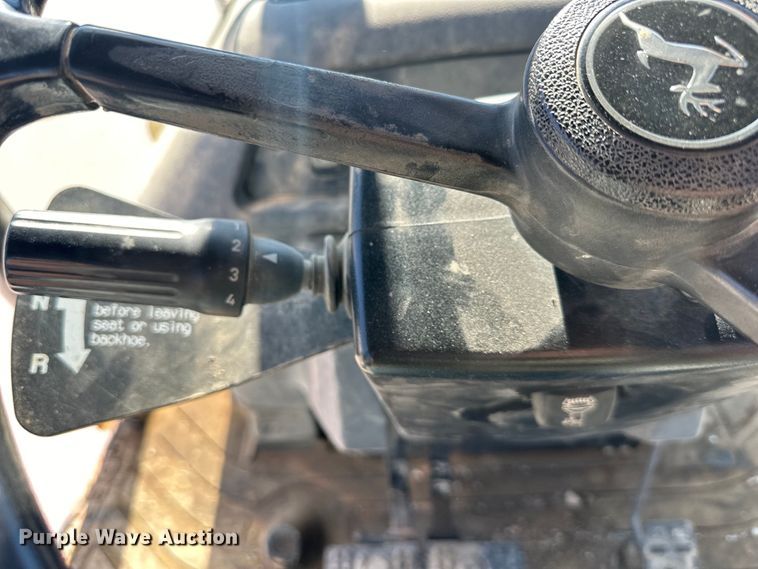 image for item OF9376 2002 John Deere 410G backhoe