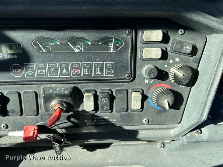 image for item OF9376 2002 John Deere 410G backhoe