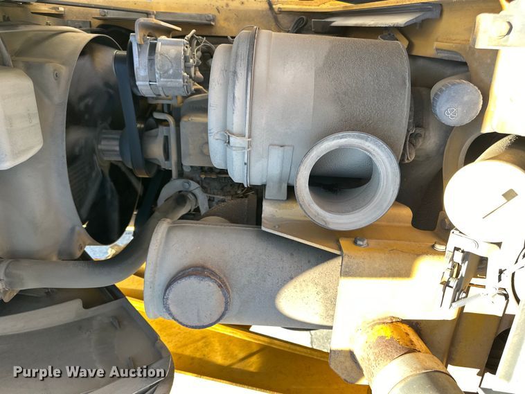 image for item OF9376 2002 John Deere 410G backhoe