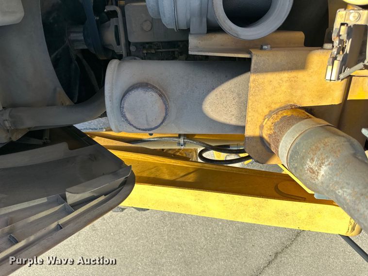 image for item OF9376 2002 John Deere 410G backhoe