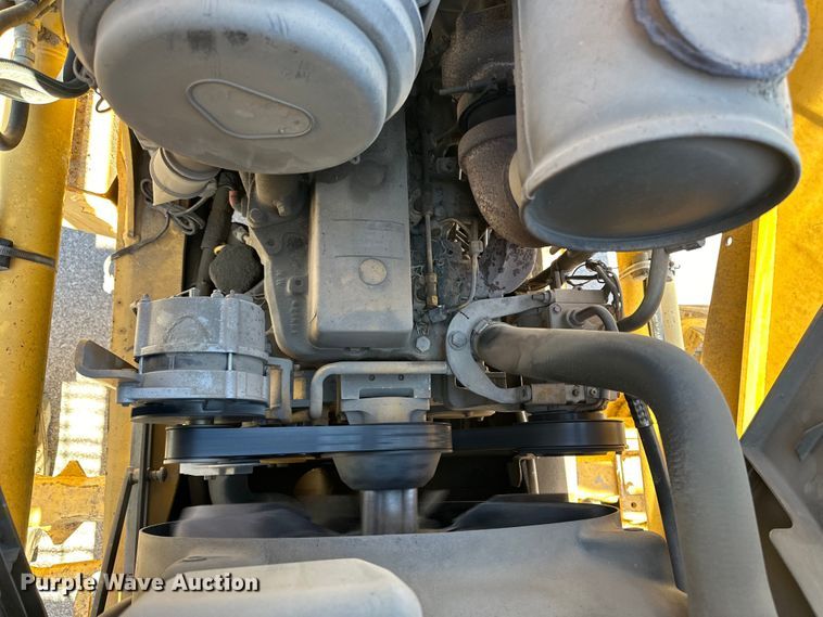 image for item OF9376 2002 John Deere 410G backhoe