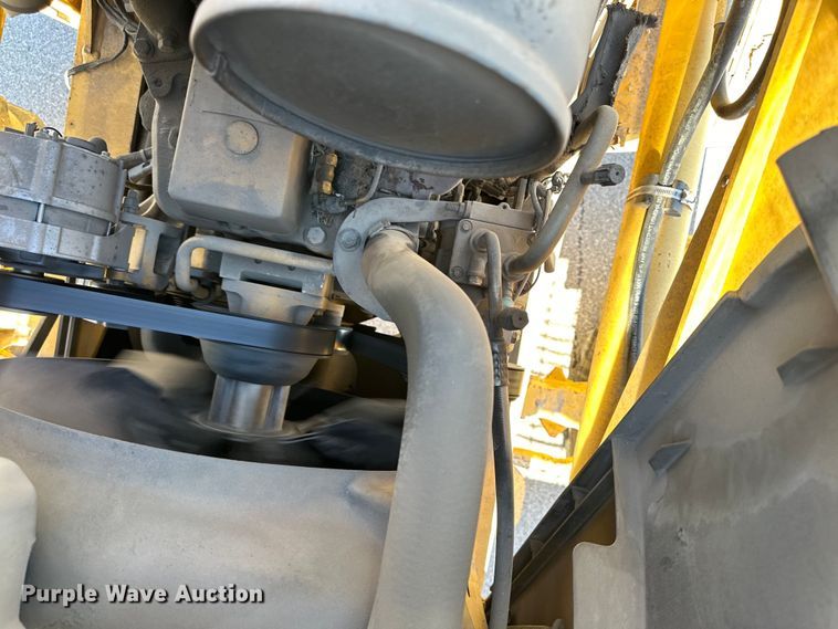 image for item OF9376 2002 John Deere 410G backhoe