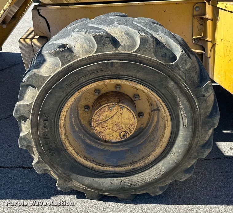 image for item OF9376 2002 John Deere 410G backhoe