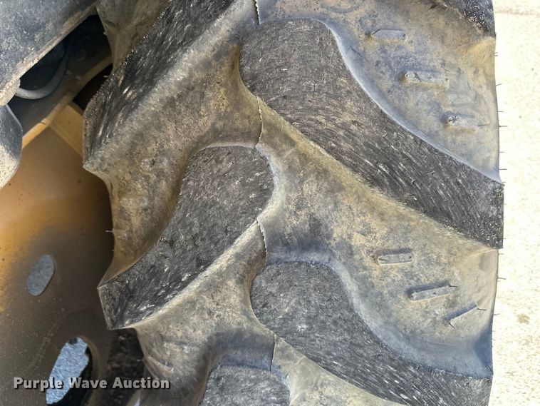 image for item OF9376 2002 John Deere 410G backhoe