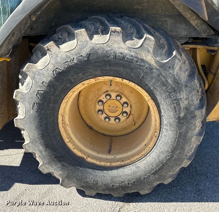 image for item OF9376 2002 John Deere 410G backhoe