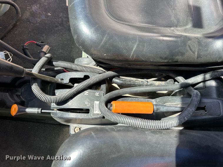 image for item OF9383 2005 John Deere HPX Gator  utility vehicle