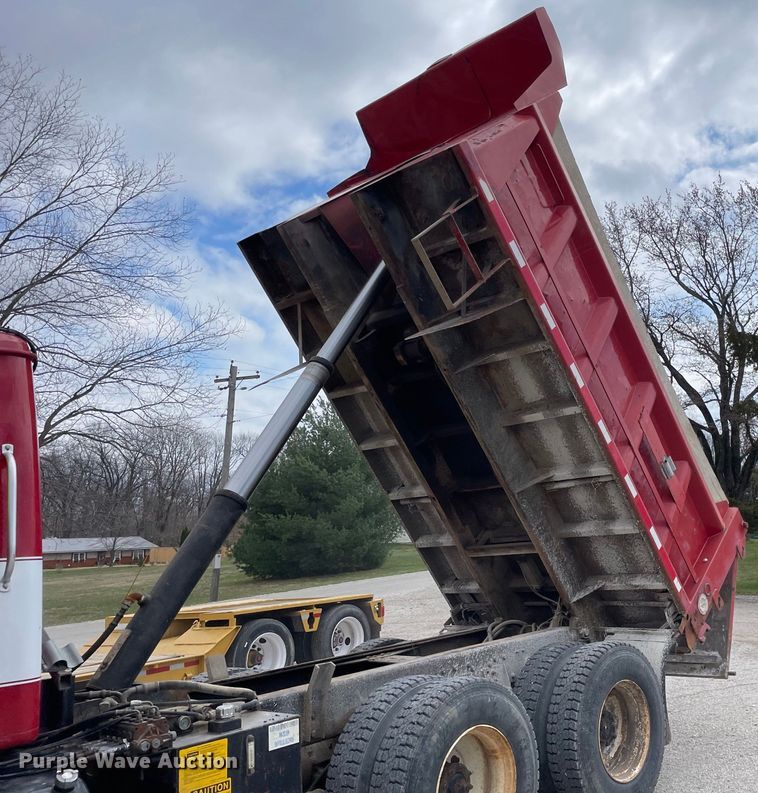 image for item OG9849 2001 International 2554 dump truck