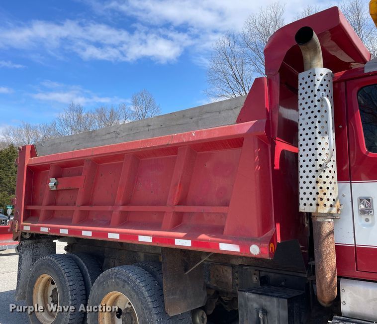 image for item OG9849 2001 International 2554 dump truck