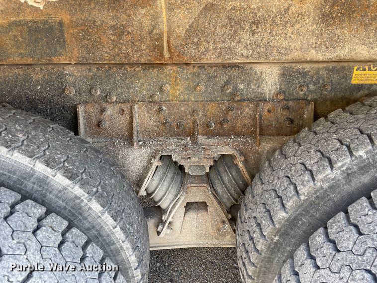 image for item OG9849 2001 International 2554 dump truck