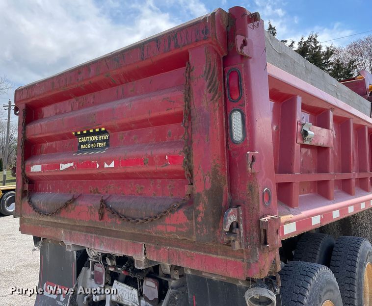 image for item OG9849 2001 International 2554 dump truck