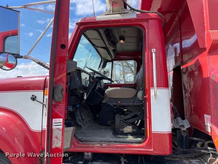 image for item OG9849 2001 International 2554 dump truck