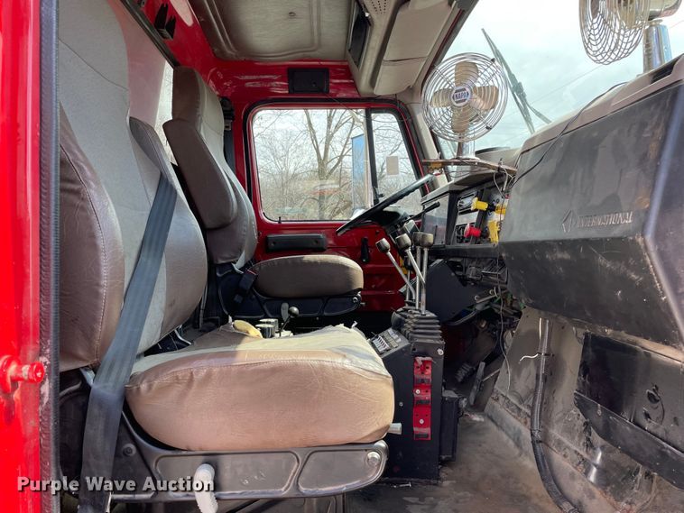 image for item OG9849 2001 International 2554 dump truck