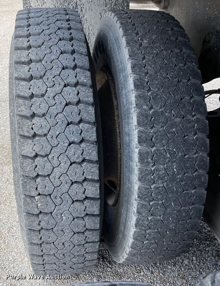 image for item OG9849 2001 International 2554 dump truck