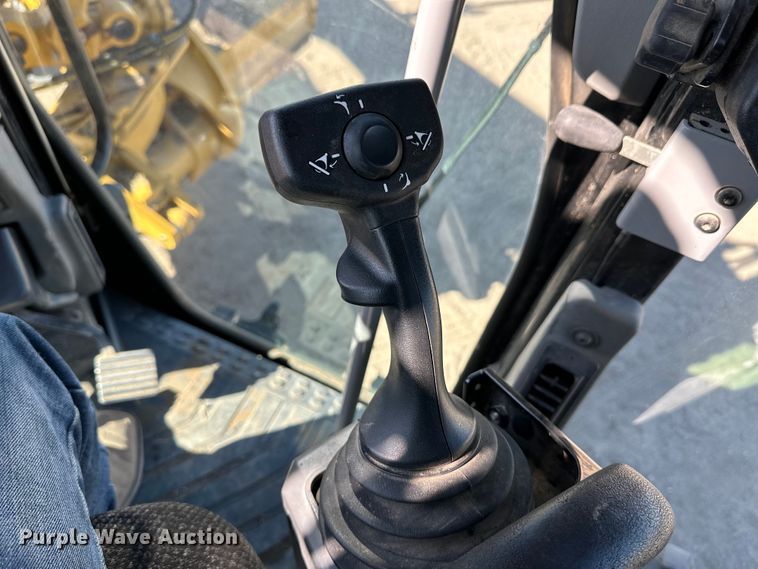 image for item OI9314 2014 Caterpillar 12M2 VHP Plus motor grader