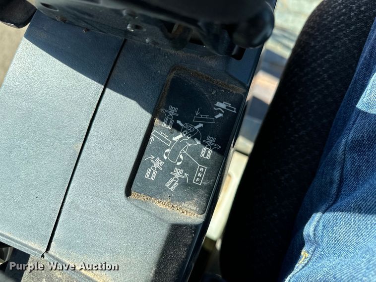 image for item OI9314 2014 Caterpillar 12M2 VHP Plus motor grader